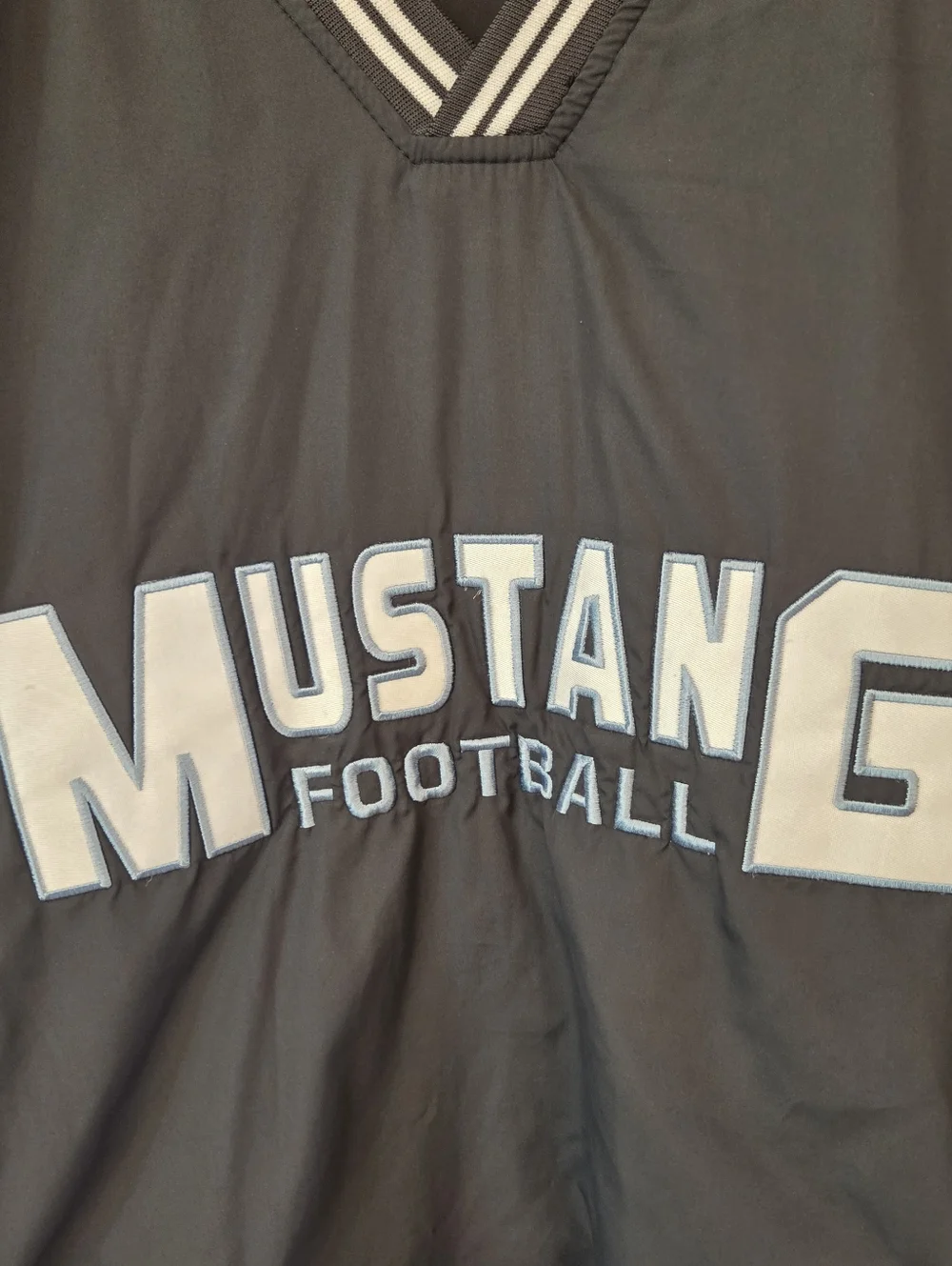 Sport-Tek Mustang Football Pullover Windbreaker Jacket Black Gray Size Large